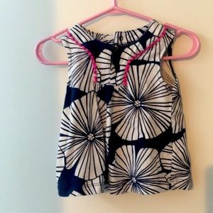 8/15 Navy blue & white flower print top